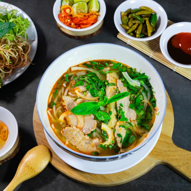Bún Bò Nạm Chả